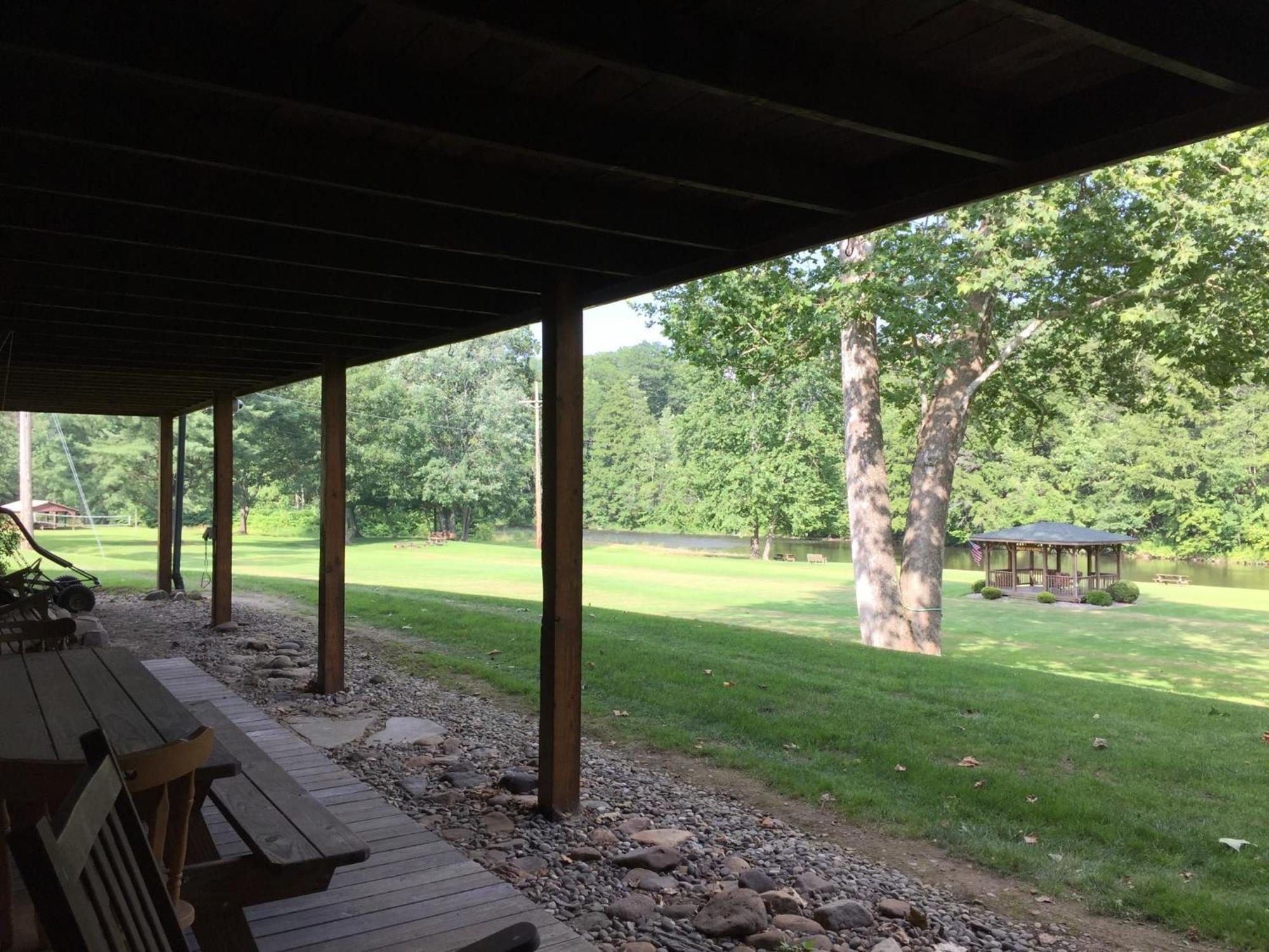 Rough Cut Lodge Gaines Стая снимка