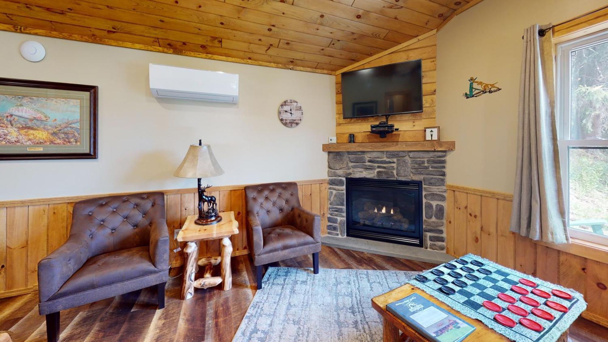 Rough Cut Lodge Gaines Екстериор снимка