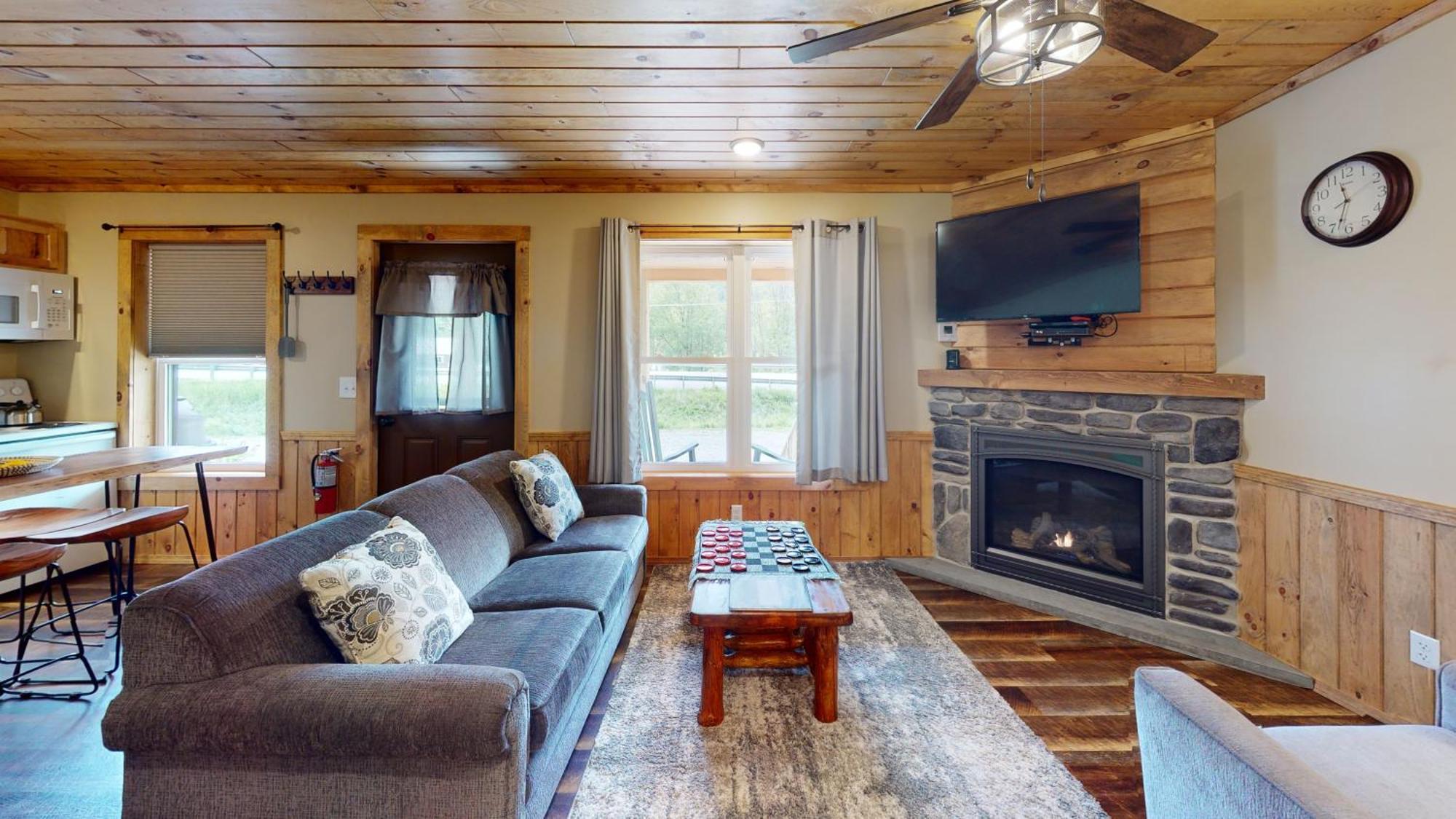 Rough Cut Lodge Gaines Екстериор снимка